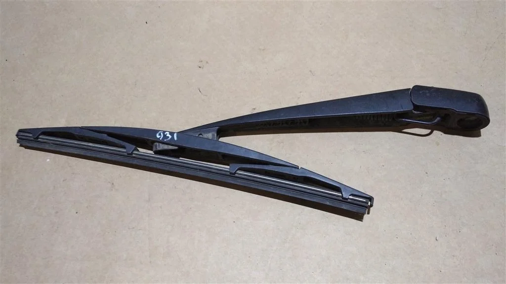 Б.у. поводок стеклоочистителя MITSUBISHI PAJERO V93W MITSUBISHI PAJERO V93W