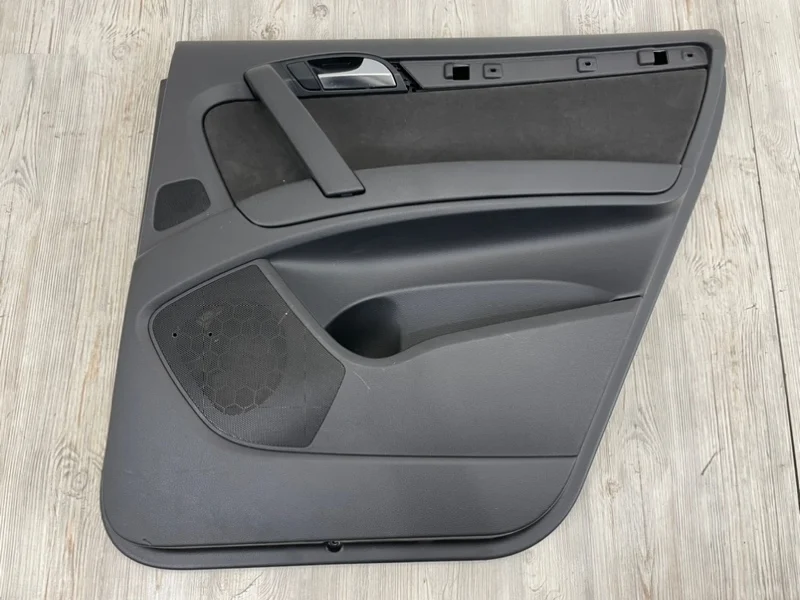 Обшивка двери Audi Q7 2007-2015 4L