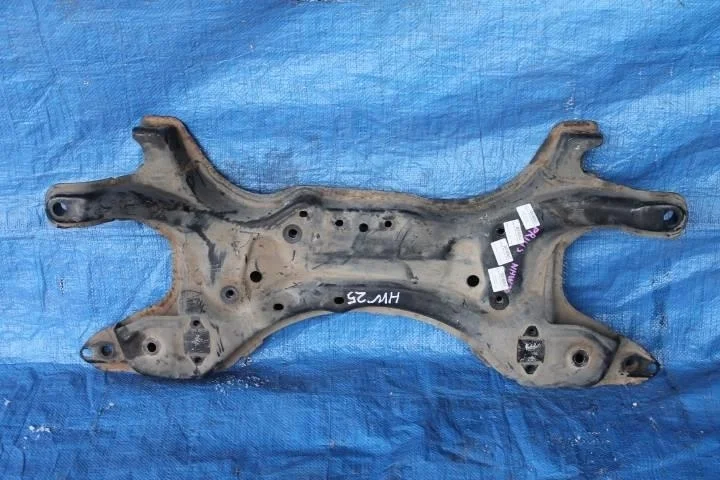 Б.у. балка под двс TOYOTA PRIUS NHW20 TOYOTA PRIUS NHW20