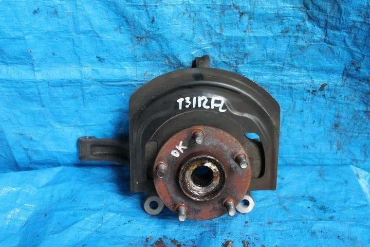 Б.у. кулак поворотный NISSAN X-TRAIL T31 NISSAN X-TRAIL T31