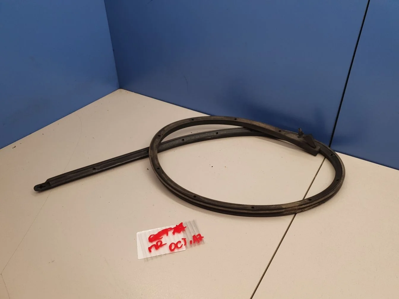 Уплотнитель двери передней правой для Skoda Octavia A7 2013-2020