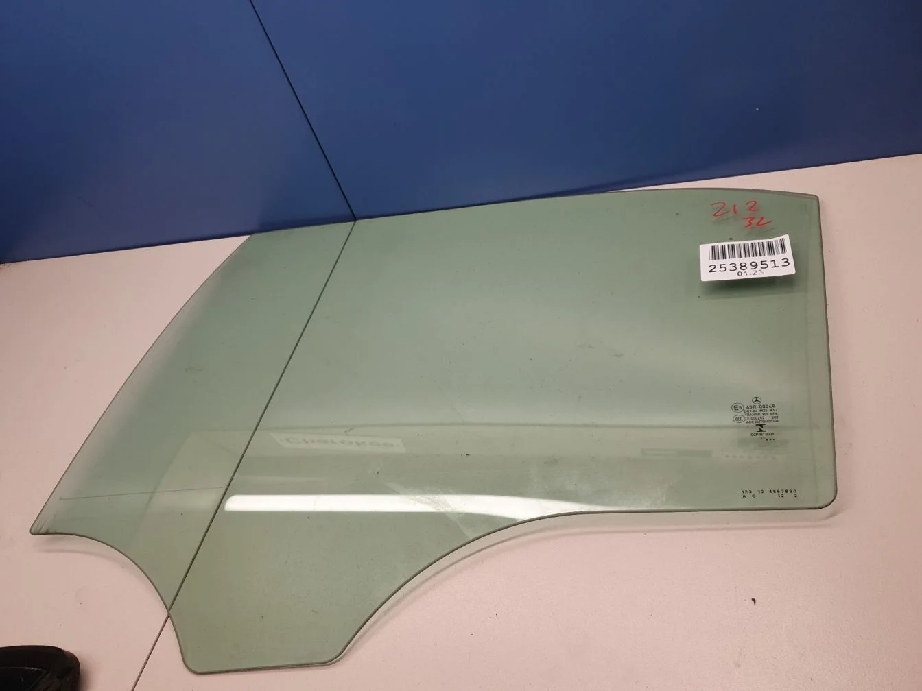 Стекло двери задней левой для Mercedes E-klasse W212 2009-2016