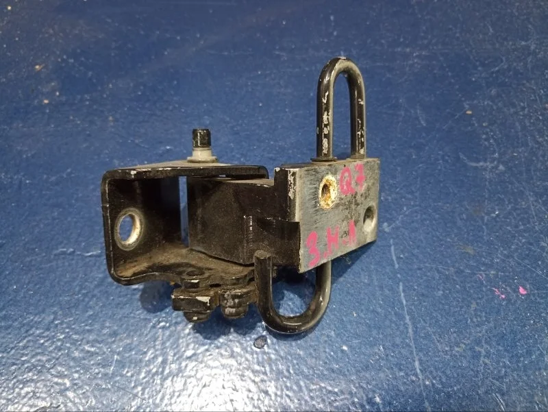 Петля двери Audi Q7 4L