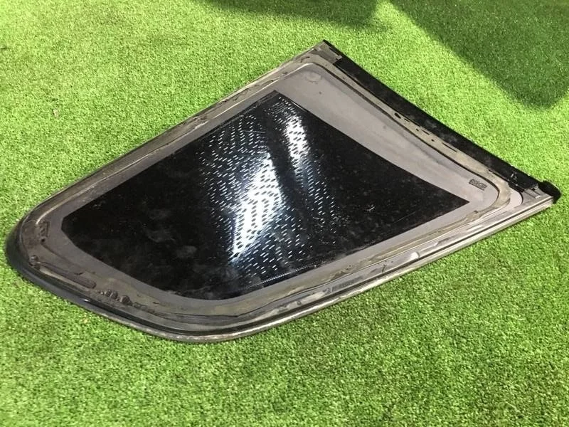 Стекло BMW X3 .0i 2006 E83