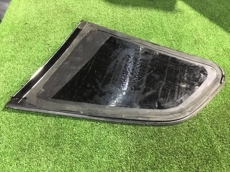 Стекло BMW X3 .0i 2006 E83