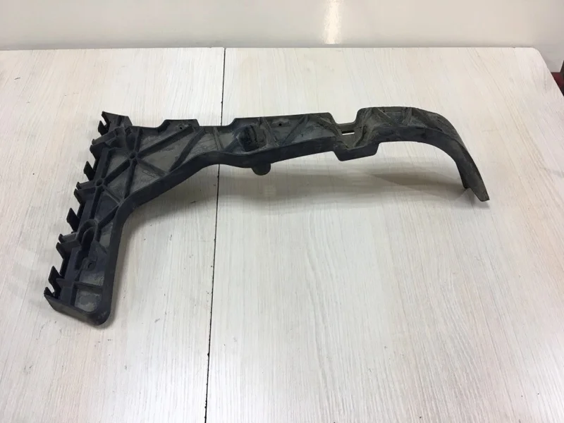 Кронштейн заднего бампера Audi Q5 2013 8R