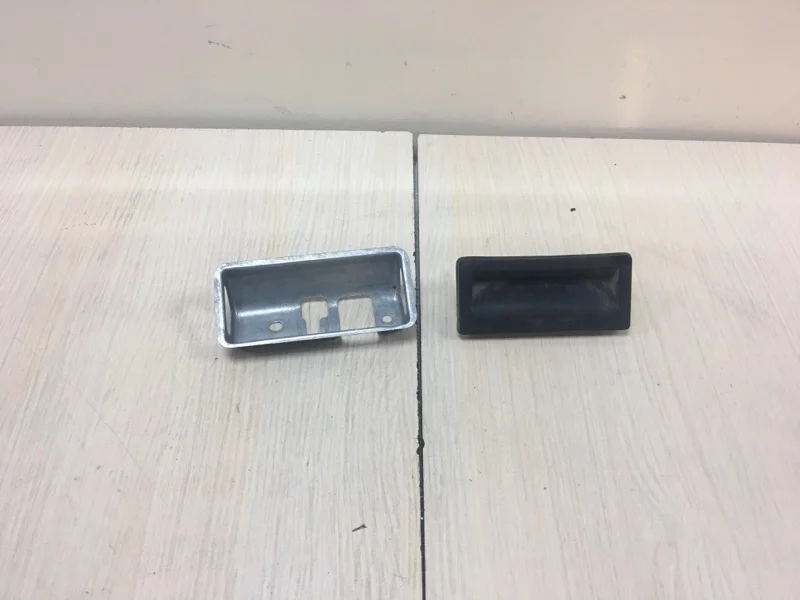 Кнопка открывания багажника Audi Q5 2013 8R