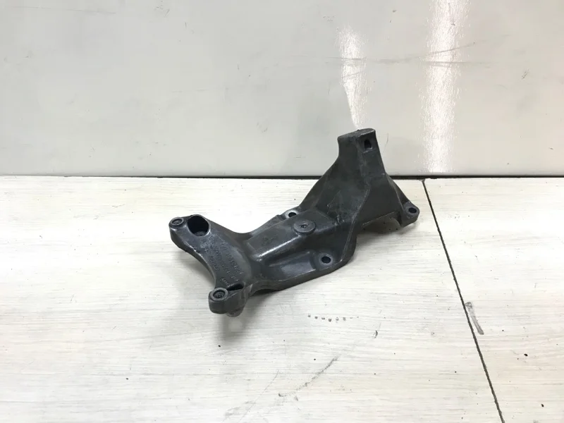 Опора двигателя Audi A7 2013