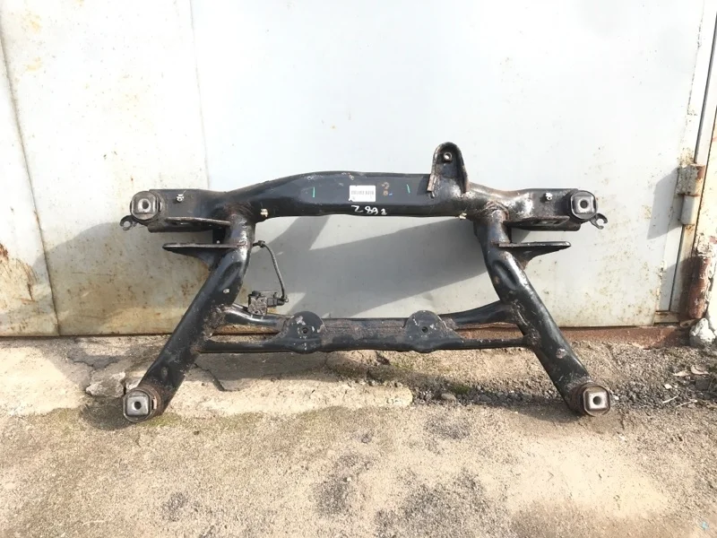 Балка подвески Audi Q3 2013 8U