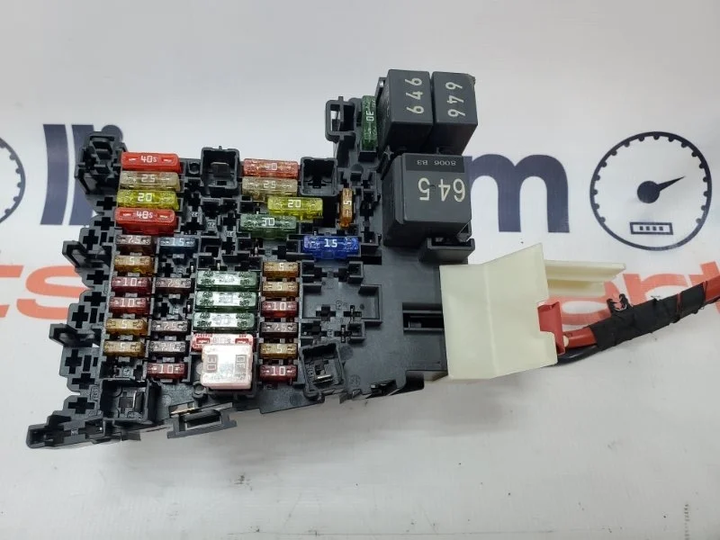 Блок предохранителей Volkswagen Tiguan 2019