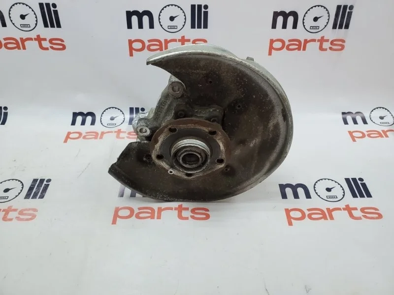 Кулак Audi A7 2013