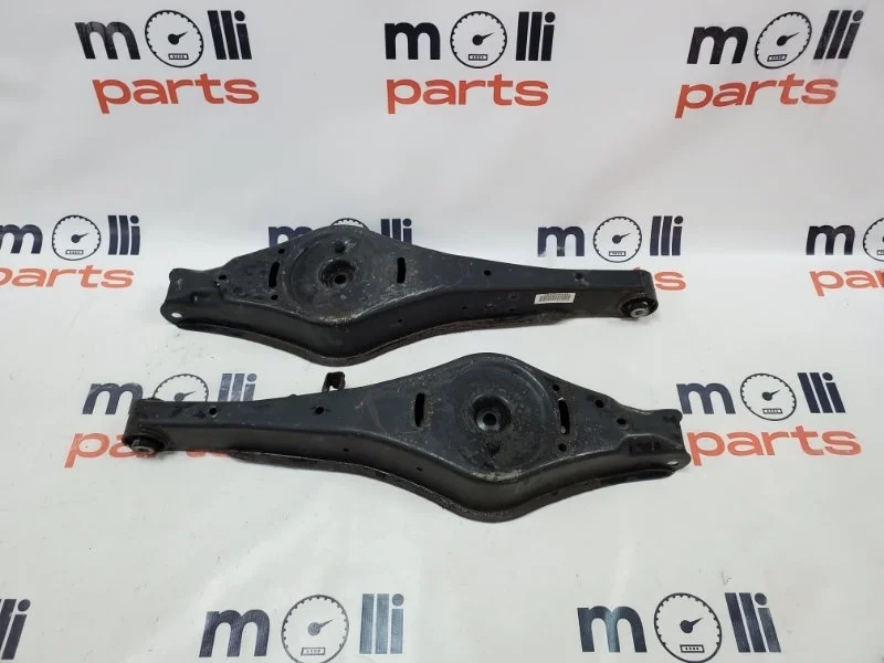 Рычаг поперечный Audi Q3 2013 8U