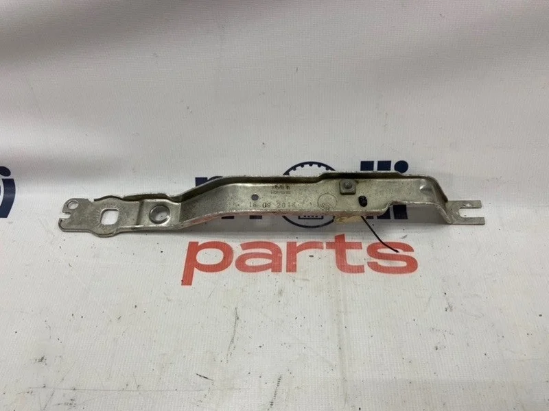 Кронштейн крепления крыла Audi A7 2012 Sportback