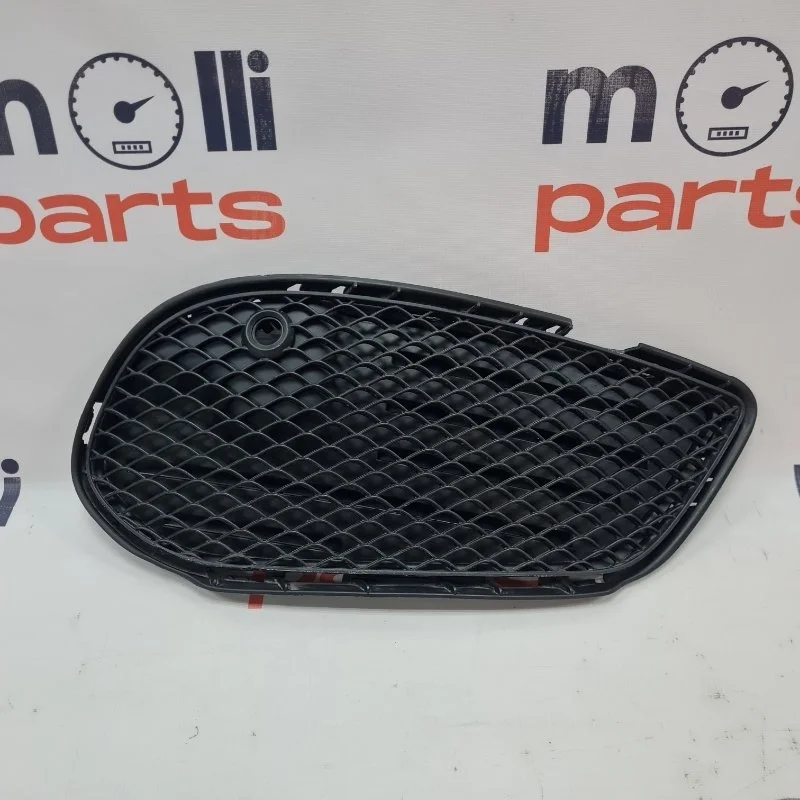 Решетка бампера Mercedes-Benz -class 2019 w205