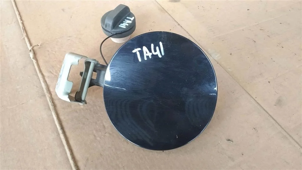 Б.у. лючок бензобака SUZUKI GRAND VITARA JB424 SUZUKI GRAND VITARA JB424