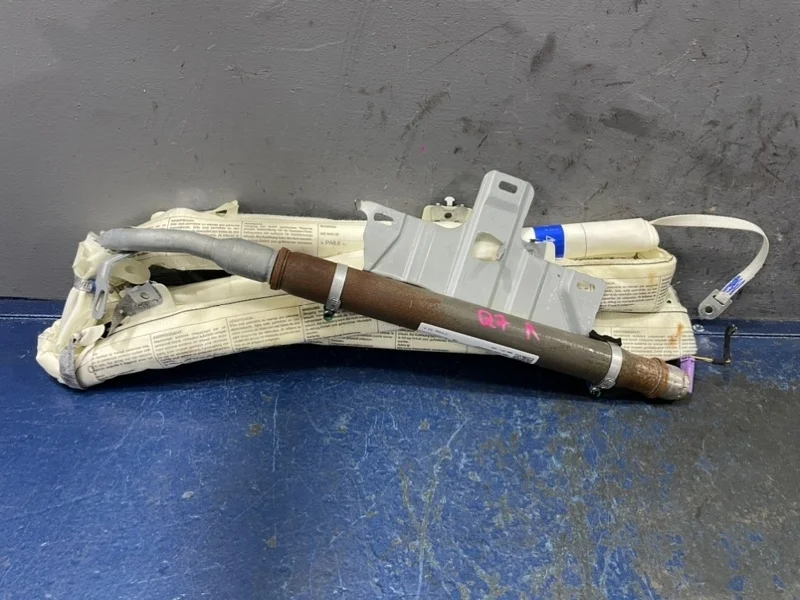 Шторка безопасности Audi Q7 4L