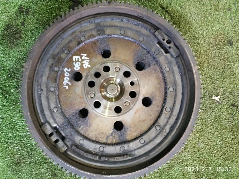 Маховик BMW 320i E90