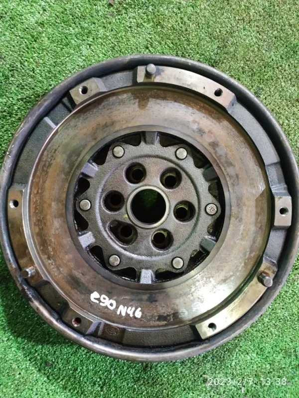 Маховик BMW 320i E90