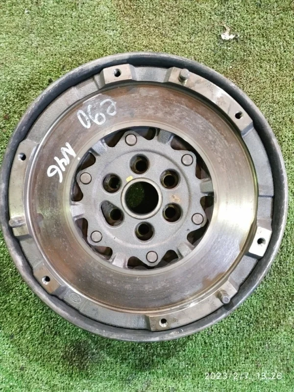 Маховик BMW 320i E90