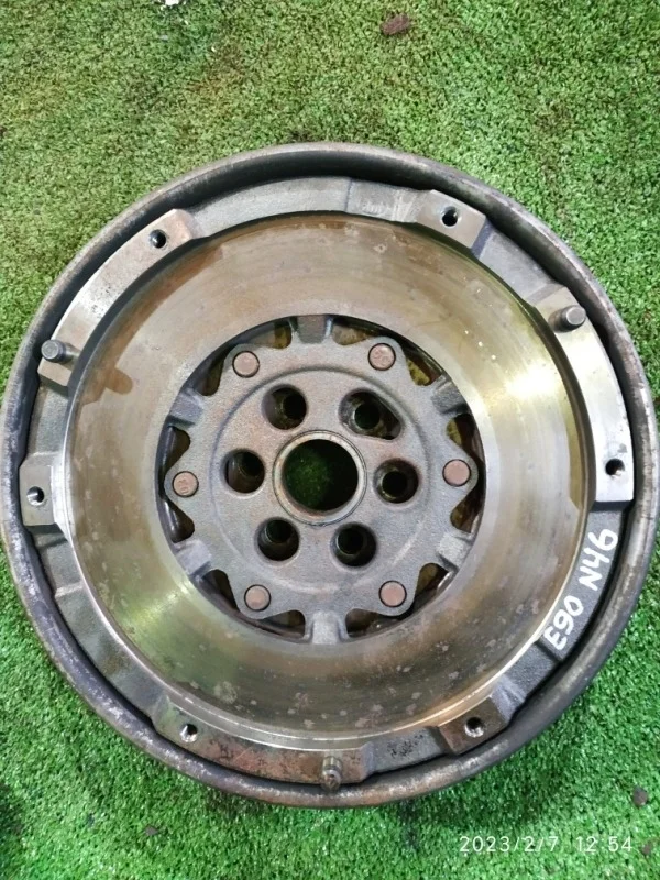 Маховик BMW 320i E90