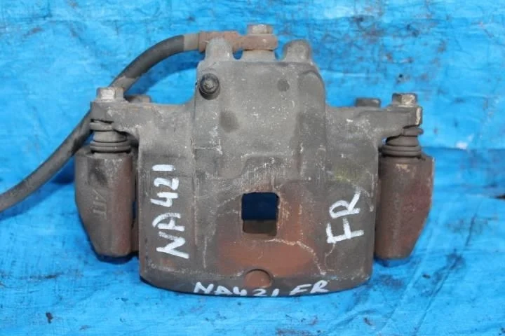 Б.у. суппорт MITSUBISHI GRANDIS NA4W MITSUBISHI GRANDIS NA4W