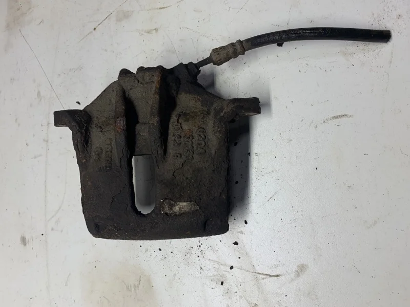 Суппорт тормозной Peugeot 207 2008 Coupe