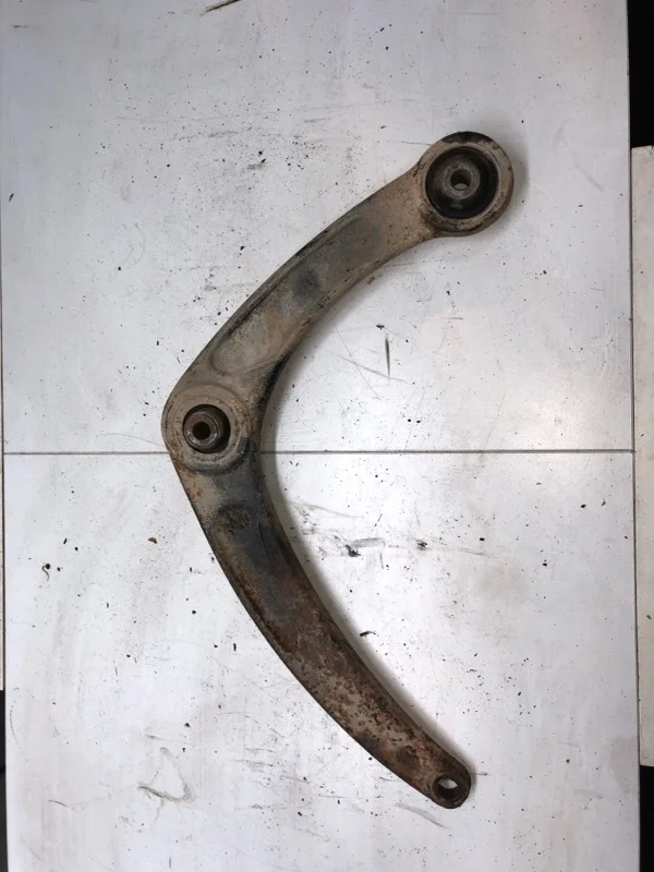 Рычаг подвески нижний Peugeot 307