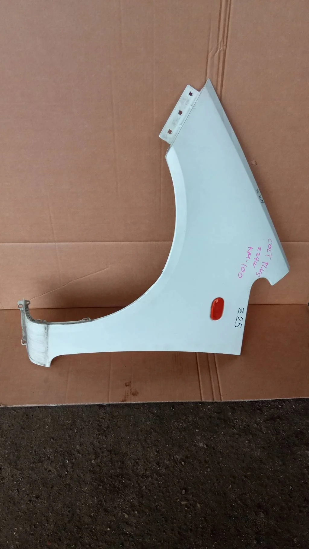 Б.у. крыло MITSUBISHI COLT Z20 MITSUBISHI COLT Z20