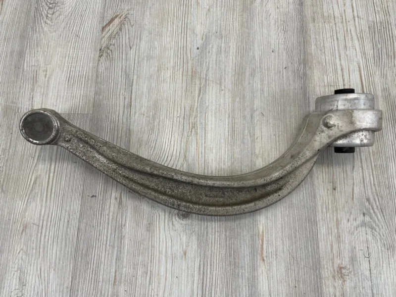 Рычаг подвески направляющий Audi Q7 2015- 4M