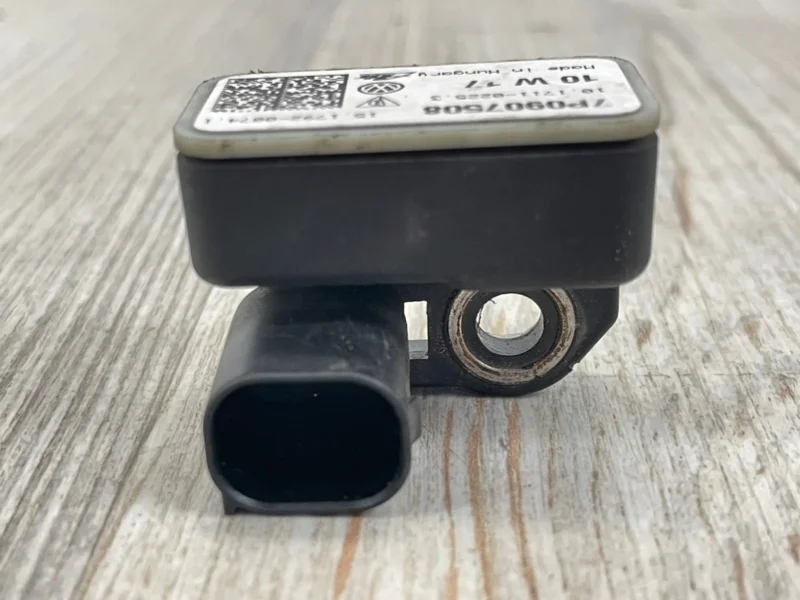 Датчик ускорения VW Touareg 2 2013-2018 7P