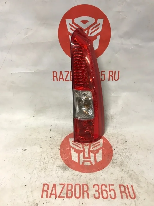 Фонарь Volvo XC70 2005 SZ
