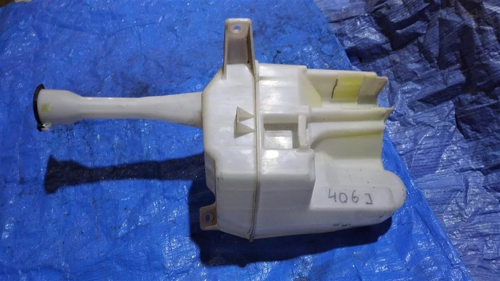 Б.у. бачок омывателя TOYOTA CAMRY V40 ACV40 TOYOTA CAMRY V40 ACV40
