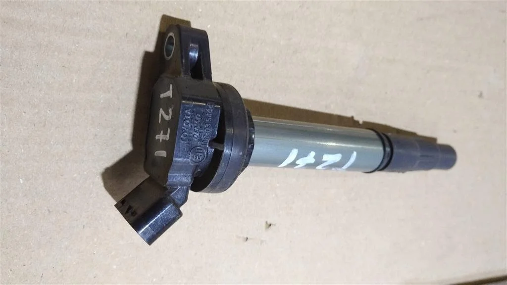 Б.у. катушка зажигания TOYOTA AVENSIS ZRT270 TOYOTA AVENSIS ZRT270