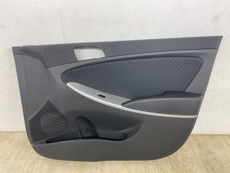 ОБШИВКА ДВЕРИ Hyundai Solaris 1 2010-2017 823024L010SAR SB G4FA, передняя правая
