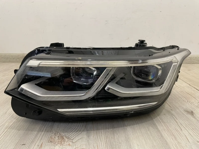 Фара светодиодная матричным модулем VW Tiguan 2 2020- AD1