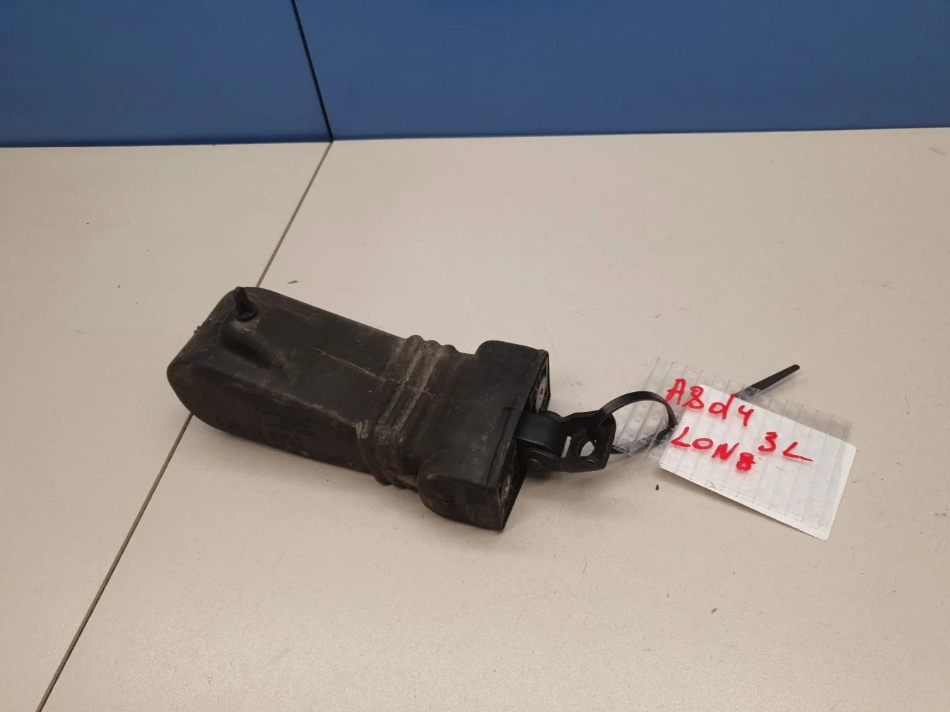 Ограничитель двери задней для Audi A8 S8 D4 2010-2017