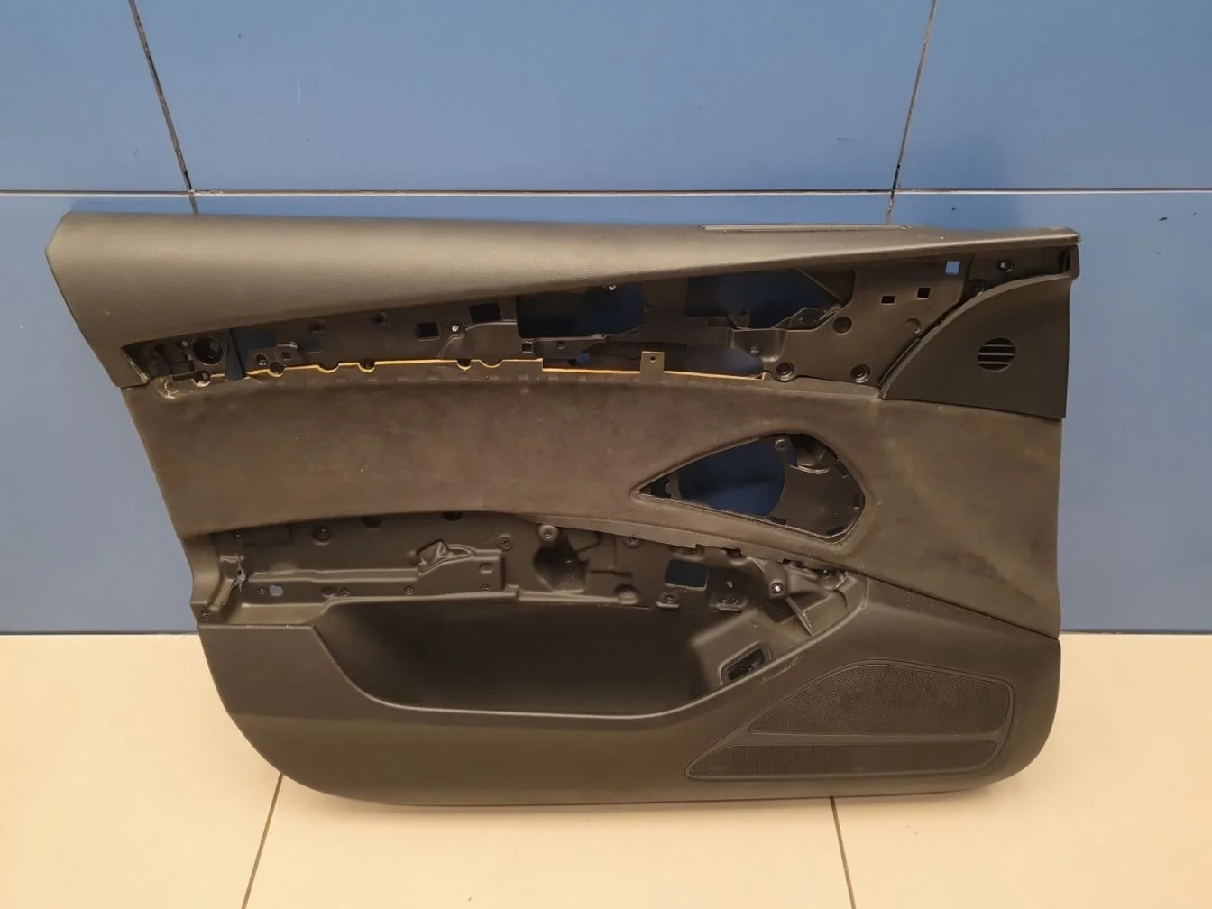 Обшивка двери передняя левая для Audi A8 S8 D4 2010-2017