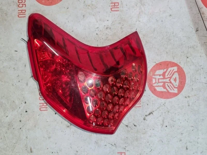 Фонарь Peugeot 3008 2011