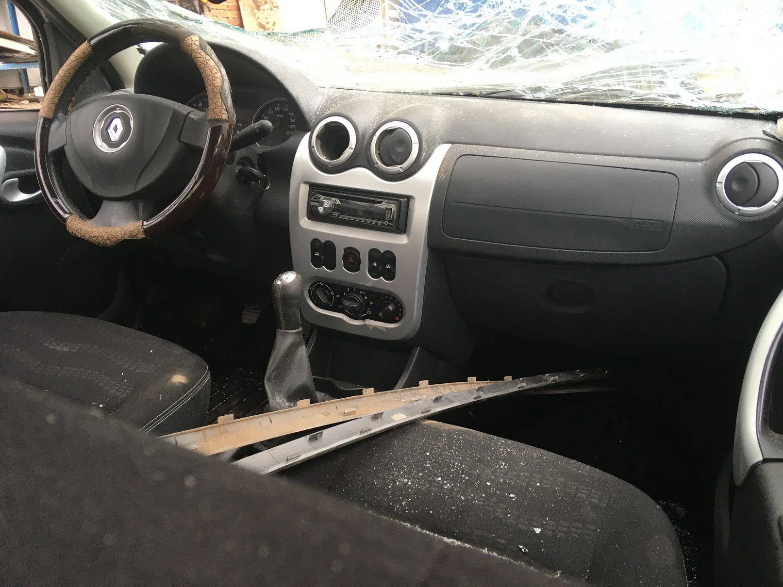 Продажа Renault Sandero Stepway 1.6 (84Hp) (K7M 710) FWD MT по запчастям