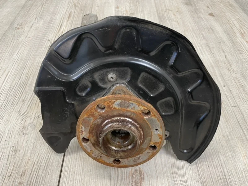 Кулак поворотный со ступицей VW Tiguan 2 2016- AD1