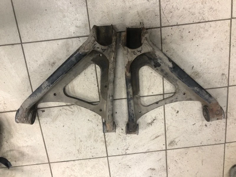 Рычаг подвески нижний Porsche Cayenne 2008 957