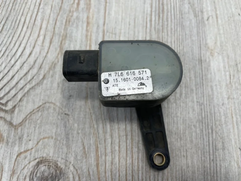 Датчик дорожного просвета VW Touareg 2003-2010 7L