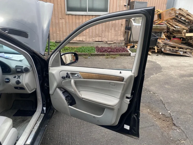 Продажа Mercedes-Benz C class 2.5 (204Hp) (272.920) RWD AT по запчастям