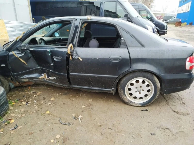 Продажа Audi A4 1.6 (101Hp) (ANA) FWD MT по запчастям