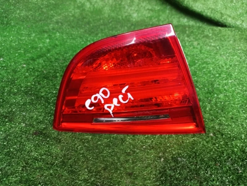 Фонарь в крышку багажника BMW E90