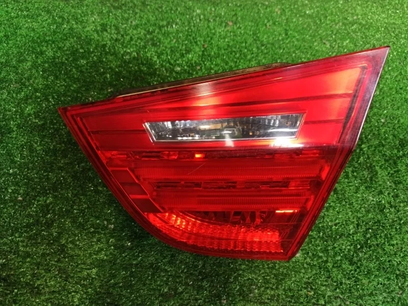 Фонарь в крышку багажника BMW e90