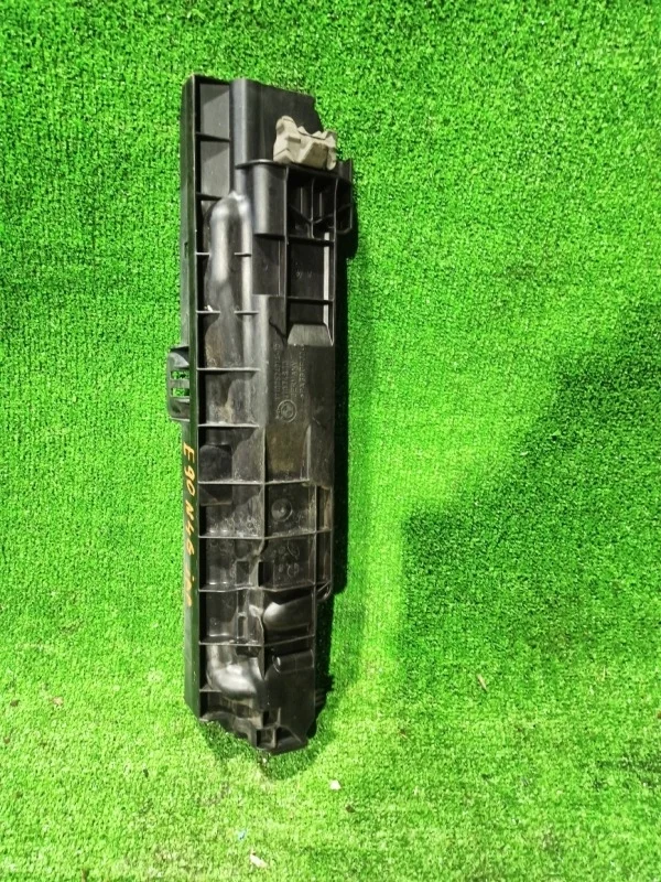 Кронштейн радиатора BMW E90