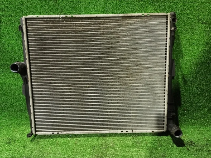 Радиатор охлаждения двигателя BMW X3 .0si 2007 E83