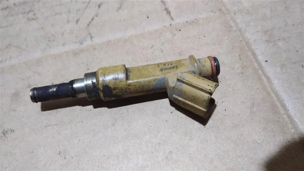 Б.у. форсунка топливная TOYOTA PRIUS ZVW30 TOYOTA PRIUS ZVW30