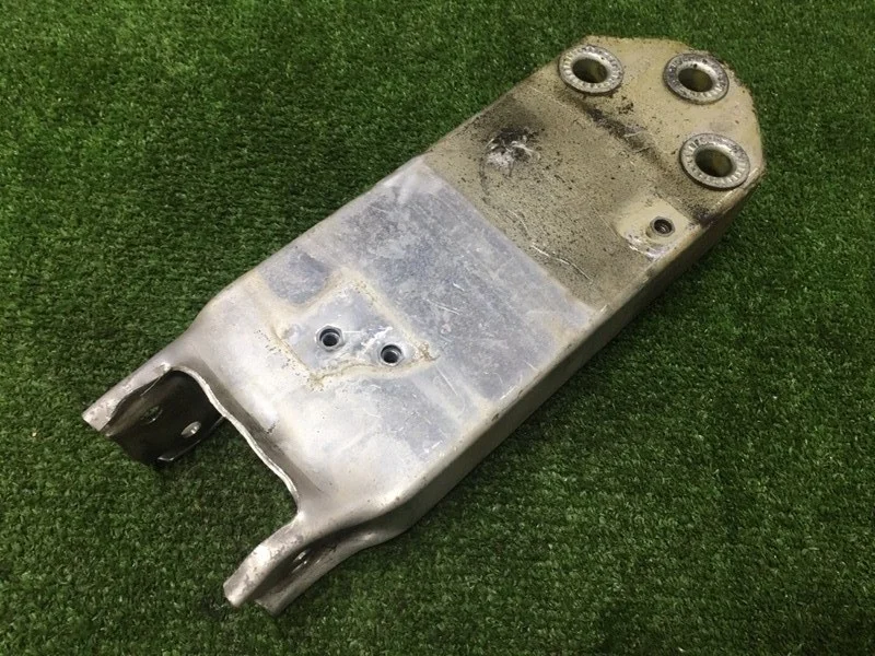 Кронштейн усилителя бампера BMW F10